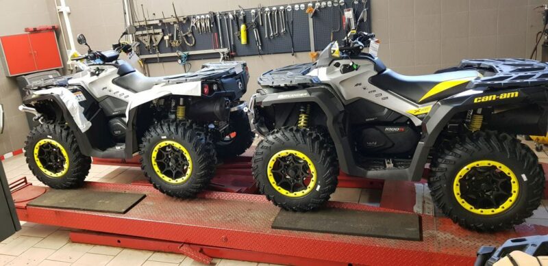 Příprava strojů can-am Outlander XXC pro zákazníky