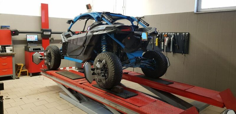 Měření a seřízení geometrie na bugy Maverick x3