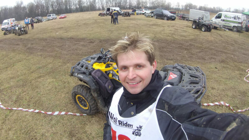Selfie Libora Belka v zázemí závodníků na závodech Wolf Riders Cup