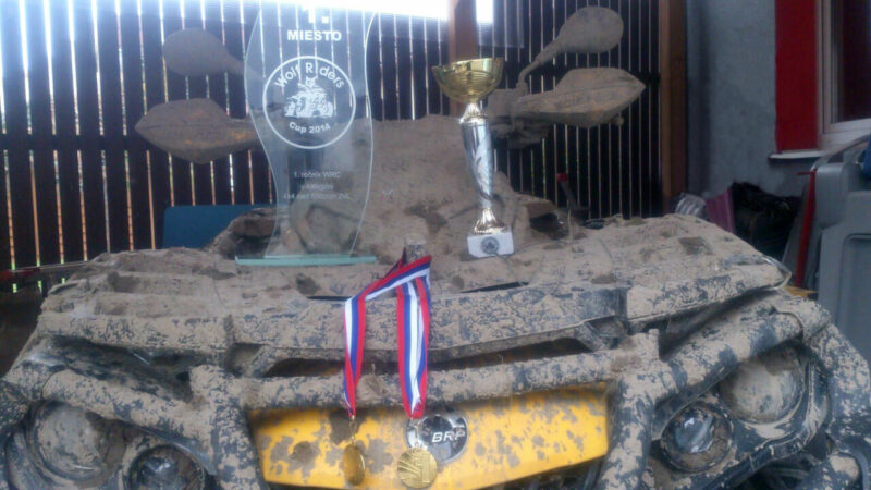První místo na Wolf Riders Cup 2014 v kategorii 4×4 na 550 ccm